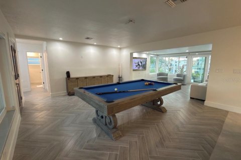 House in Treasure Island, Florida 3 bedrooms, 173.45 sq.m. № 2108998 - photo 5