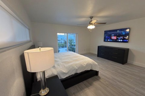 House in Treasure Island, Florida 3 bedrooms, 173.45 sq.m. № 2108998 - photo 8