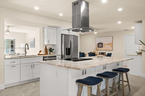 Villa ou maison à vendre à Cape Coral, Floride: 3 chambres, 235.04 m2 № 1970835 - photo 8