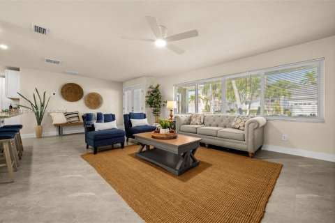 Villa ou maison à vendre à Cape Coral, Floride: 3 chambres, 235.04 m2 № 1970835 - photo 19