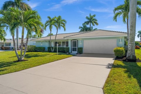 Villa ou maison à vendre à Cape Coral, Floride: 3 chambres, 235.04 m2 № 1970835 - photo 1