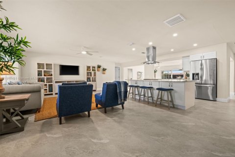 Villa ou maison à vendre à Cape Coral, Floride: 3 chambres, 235.04 m2 № 1970835 - photo 15