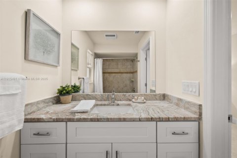 Villa ou maison à vendre à Cape Coral, Floride: 3 chambres, 235.04 m2 № 1970835 - photo 26