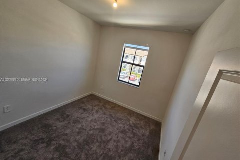 Touwnhouse à louer à Homestead, Floride: 3 chambres, 137.77 m2 № 2170963 - photo 16