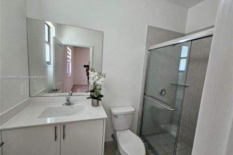 Touwnhouse à louer à Homestead, Floride: 3 chambres, 137.77 m2 № 2170963 - photo 14