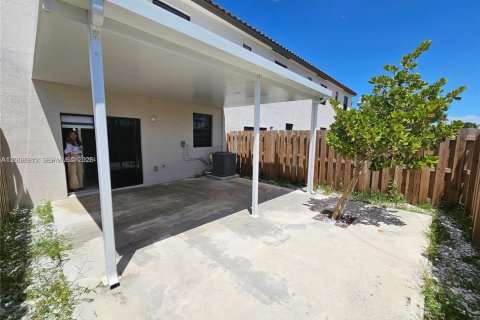 Touwnhouse à louer à Homestead, Floride: 3 chambres, 137.77 m2 № 2170963 - photo 23