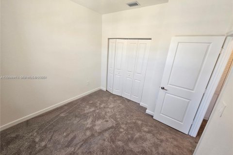 Touwnhouse à louer à Homestead, Floride: 3 chambres, 137.77 m2 № 2170963 - photo 15