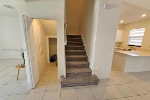 Touwnhouse à louer à Homestead, Floride: 3 chambres, 137.77 m2 № 2170963 - photo 11
