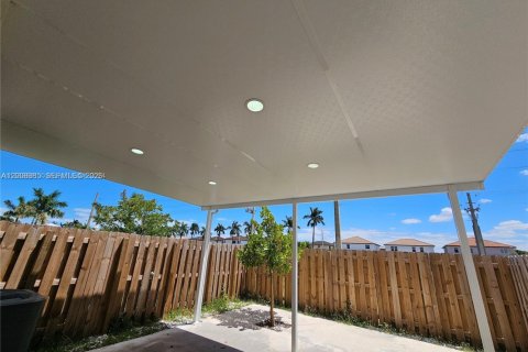 Touwnhouse à louer à Homestead, Floride: 3 chambres, 137.77 m2 № 2170963 - photo 22
