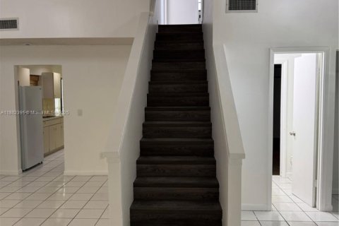 House in Miami, Florida 3 bedrooms, 133.41 sq.m. № 1928539 - photo 15