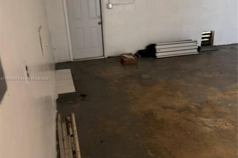 House in Miami, Florida 3 bedrooms, 133.41 sq.m. № 1928539 - photo 11