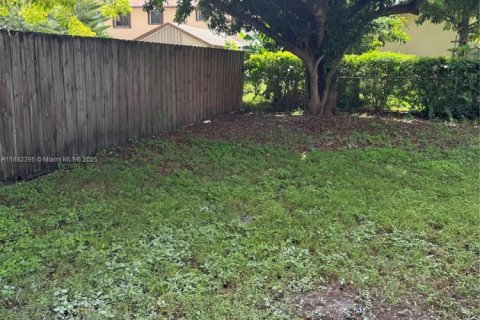 House in Miami, Florida 3 bedrooms, 133.41 sq.m. № 1928539 - photo 8