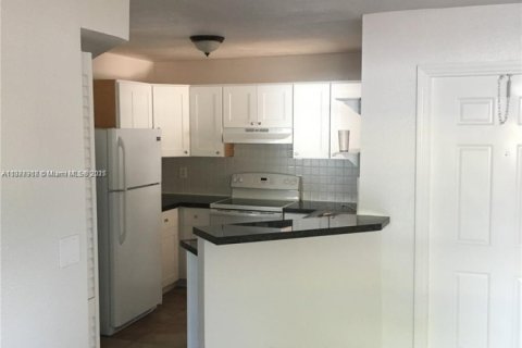 Appartement à louer à Hollywood, Floride: 2 chambres, 102.19 m2 № 1922849 - photo 3