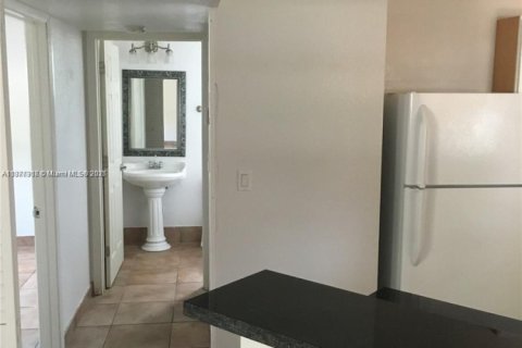 Appartement à louer à Hollywood, Floride: 2 chambres, 102.19 m2 № 1922849 - photo 7