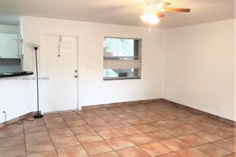 Appartement à louer à Hollywood, Floride: 2 chambres, 102.19 m2 № 1922849 - photo 4