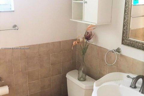 Appartement à louer à Hollywood, Floride: 2 chambres, 102.19 m2 № 1922849 - photo 8