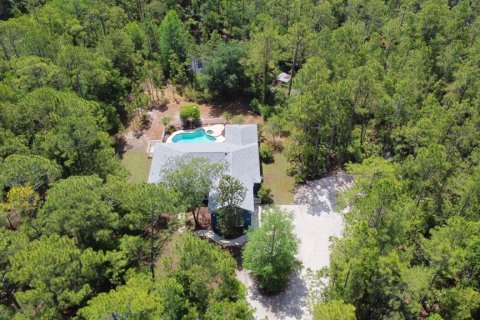 House in Deltona, Florida 4 bedrooms, 254.55 sq.m. № 1662918 - photo 1