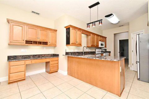 House in Deltona, Florida 4 bedrooms, 254.55 sq.m. № 1662918 - photo 11