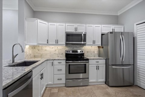 Condo in Lake Mary, Florida, 2 bedrooms № 2150297 - photo 5