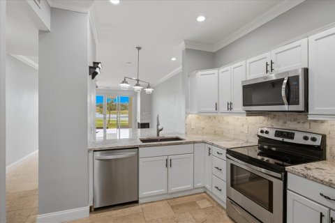 Condo in Lake Mary, Florida, 2 bedrooms № 2150297 - photo 6