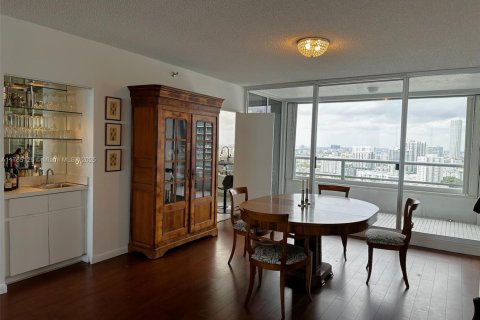 Купить кондоминиум в Майами, Флорида 2 спальни, 152.36м2, № 1860809 - фото 8