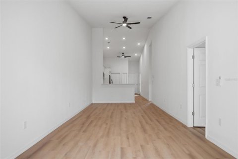 Touwnhouse à vendre à Apopka, Floride: 2 chambres, 111.95 m2 № 2356641 - photo 5