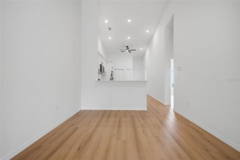 Touwnhouse à vendre à Apopka, Floride: 2 chambres, 111.95 m2 № 2356641 - photo 4
