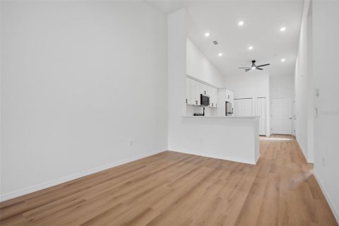 Touwnhouse à vendre à Apopka, Floride: 2 chambres, 111.95 m2 № 2356641 - photo 3