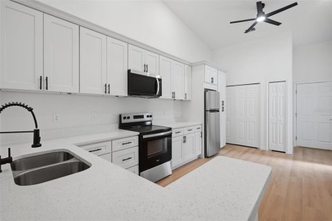 Touwnhouse à vendre à Apopka, Floride: 2 chambres, 111.95 m2 № 2356641 - photo 13