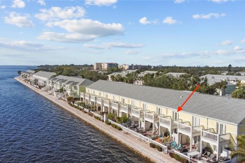 Adosado en alquiler en Saint Petersburg, Florida, 2 dormitorios, 97.83 m2 № 1843578 - foto 2