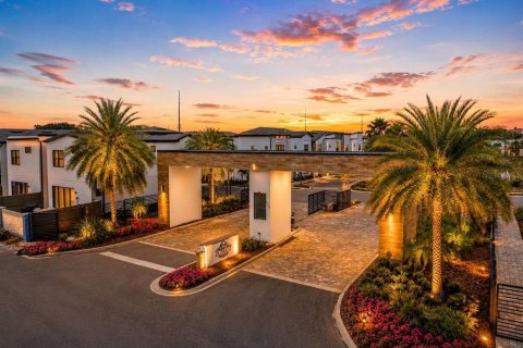 Touwnhouse à Davenport, Floride 4 chambres, 169.36 m2 № 2316436