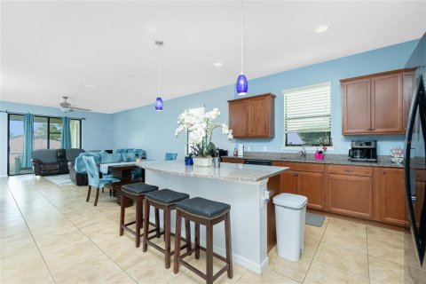 House in North Port, Florida 4 bedrooms, 181.62 sq.m. № 1526465 - photo 8