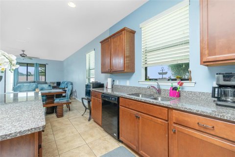 House in North Port, Florida 4 bedrooms, 181.62 sq.m. № 1526465 - photo 9
