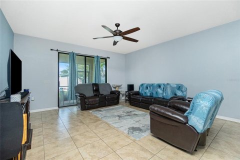 House in North Port, Florida 4 bedrooms, 181.62 sq.m. № 1526465 - photo 19