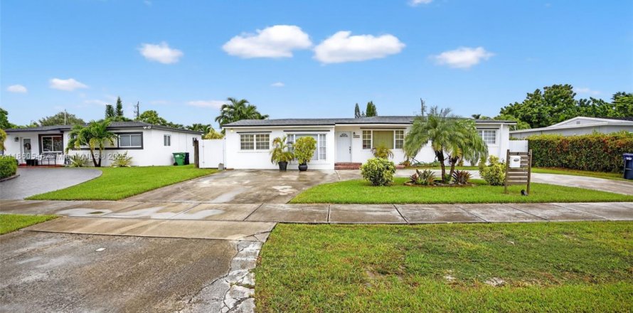 Villa ou maison à Miami, Floride 3 chambres, 134.34 m2 № 1890593