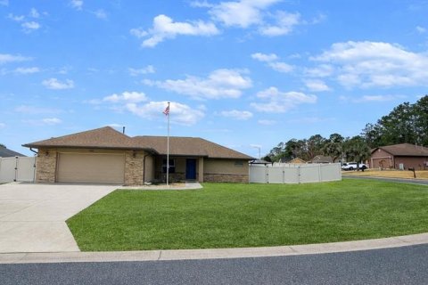 Casa en Ocala, Florida 3 dormitorios, 163.23 m2 № 2106186