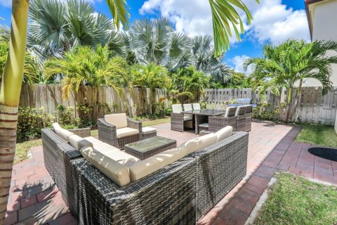 Купить виллу или дом в Дорал, Флорида 4 спальни, 246.19м2, № 1977742 - фото 10