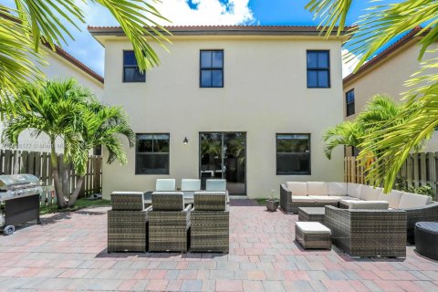 Купить виллу или дом в Дорал, Флорида 4 спальни, 246.19м2, № 1977742 - фото 8