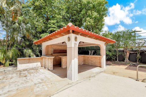 Купить виллу или дом в Майами, Флорида 6 спален, 394.46м2, № 1954647 - фото 15