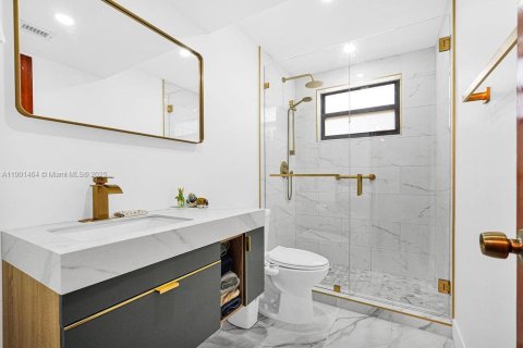 Купить виллу или дом в Майами, Флорида 6 спален, 394.46м2, № 1954647 - фото 11