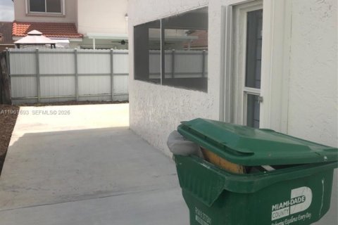 Casa en venta en Miami Gardens, Florida, 3 dormitorios, 136.29 m2 № 2080849 - foto 4