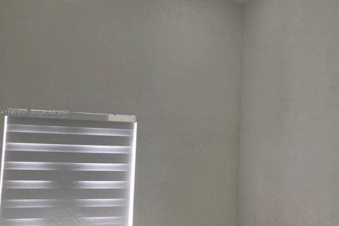 Casa en venta en Miami Gardens, Florida, 3 dormitorios, 136.29 m2 № 2080849 - foto 10