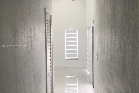 Casa en venta en Miami Gardens, Florida, 3 dormitorios, 136.29 m2 № 2080849 - foto 24