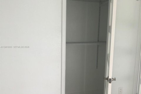 Casa en venta en Miami Gardens, Florida, 3 dormitorios, 136.29 m2 № 2080849 - foto 21