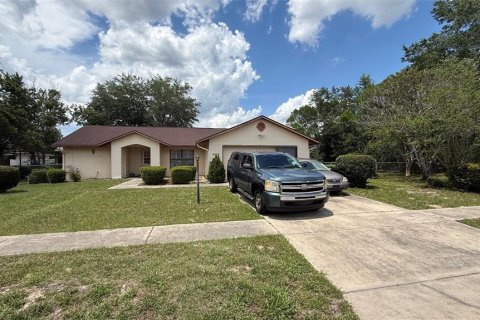 Casa en Ocala, Florida 3 dormitorios, 158.21 m2 № 2120996