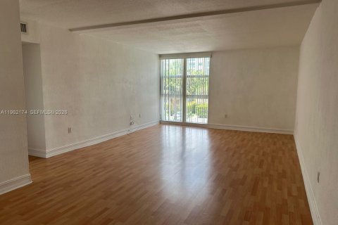 Apartment in Bay Harbor Islands, Florida 1 bedroom, 69.68 sq.m. № 2025120 - photo 8