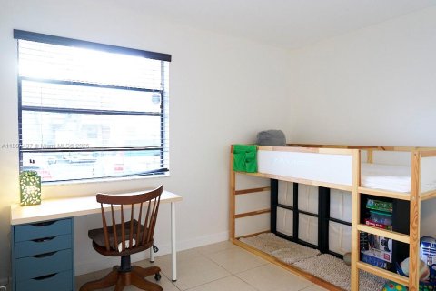Condo in Miami, Florida, 2 bedrooms  № 1745859 - photo 5