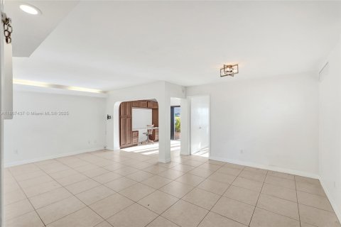 Condo in Miami, Florida, 2 bedrooms  № 1745859 - photo 28