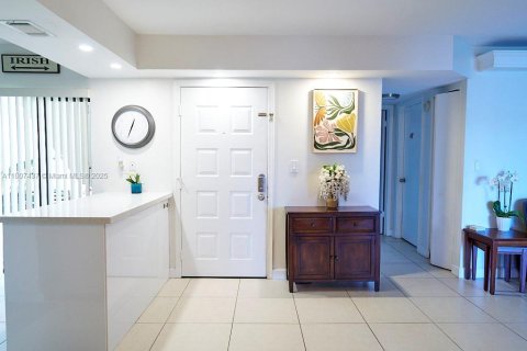 Condo in Miami, Florida, 2 bedrooms  № 1745859 - photo 21