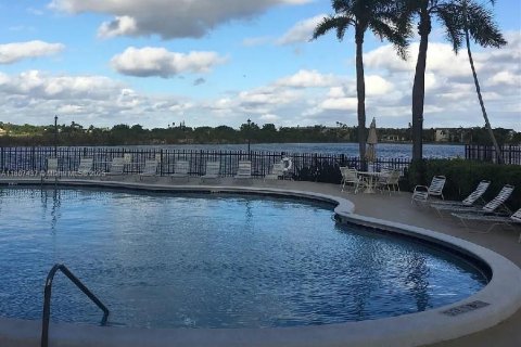 Condo in Miami, Florida, 2 bedrooms  № 1745859 - photo 14